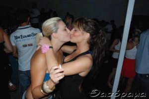 FOAM PARTY ΣΤO AV PREMIUM CLUB  05082011